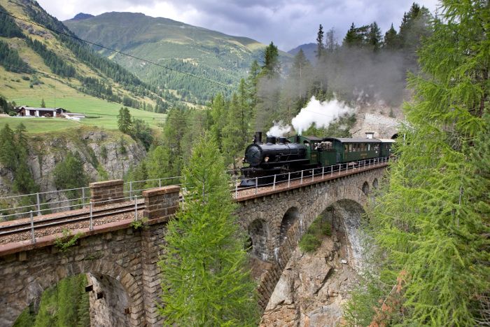 Mit Frühlingsgefühlen durch Graubünden
