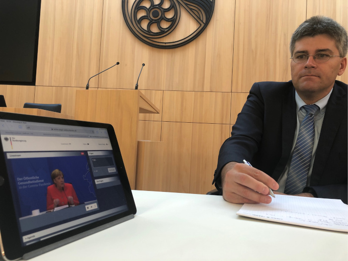 Web-Konferenz mit Bundeskanzlerin