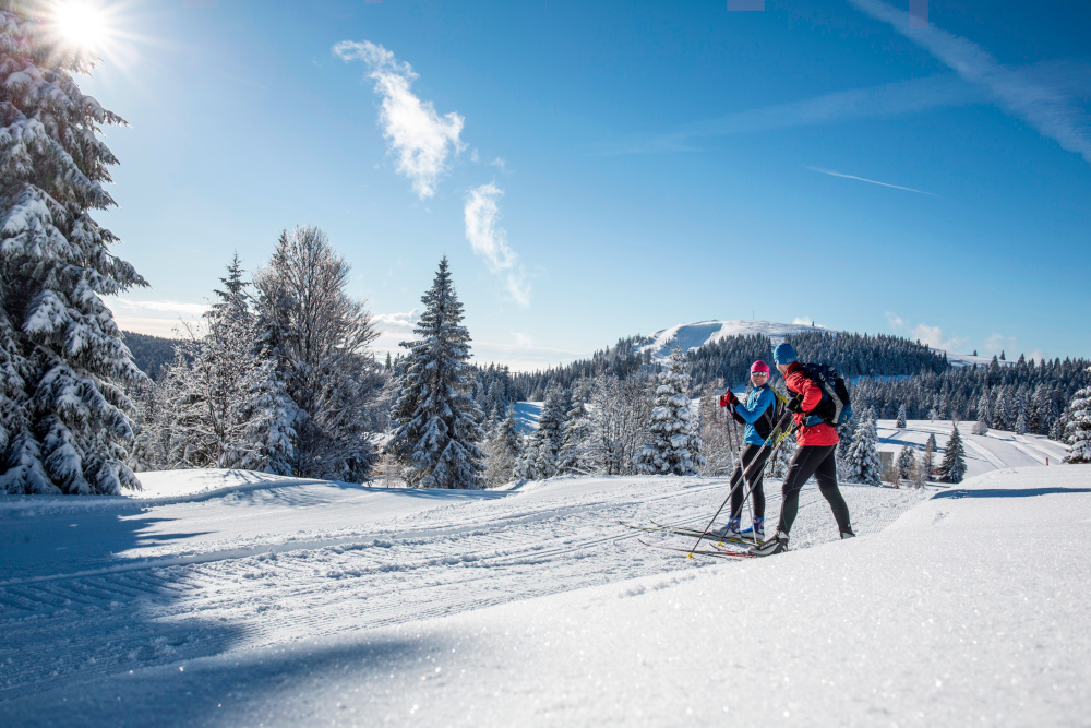 Langlauf-Tradition im Hochschwarzwald: Über 100 Loipen und der Rucksacklauf als großes Skiabenteuer