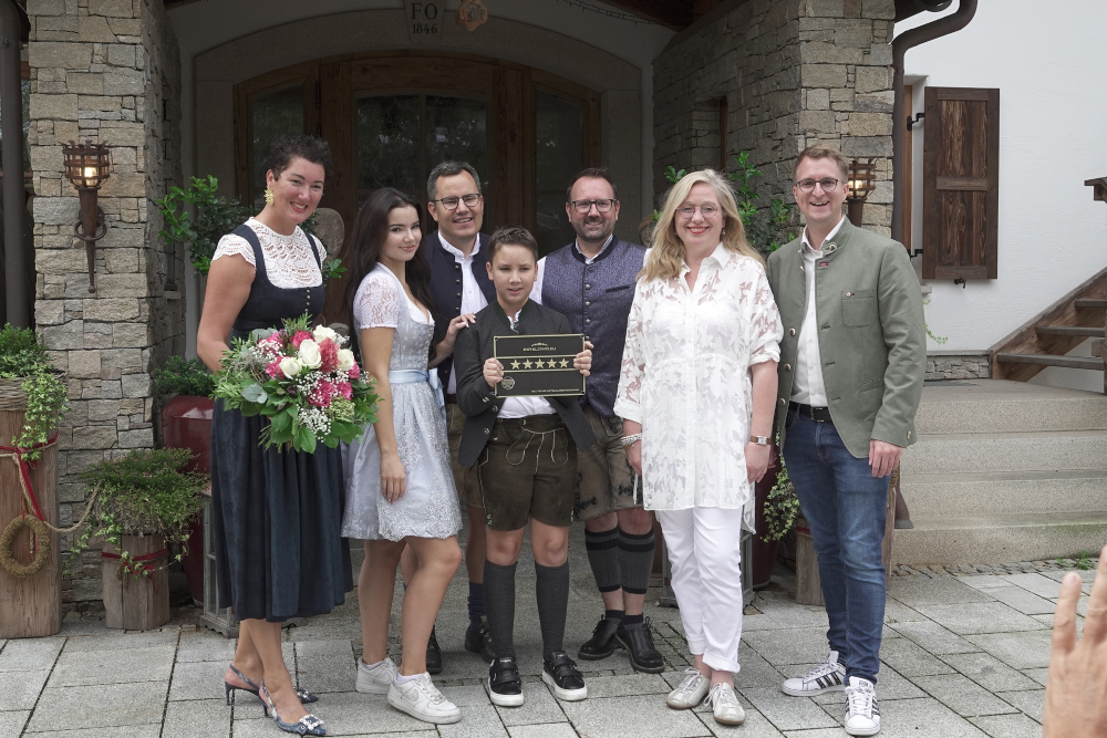 Fünf Hotel-Sterne strahlen zwischen Europas beliebtesten Thermen