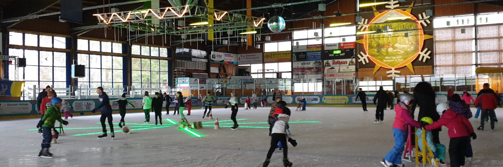 Eröffnung der Eishallen Saison 2023/2024 für den Publikumslauf