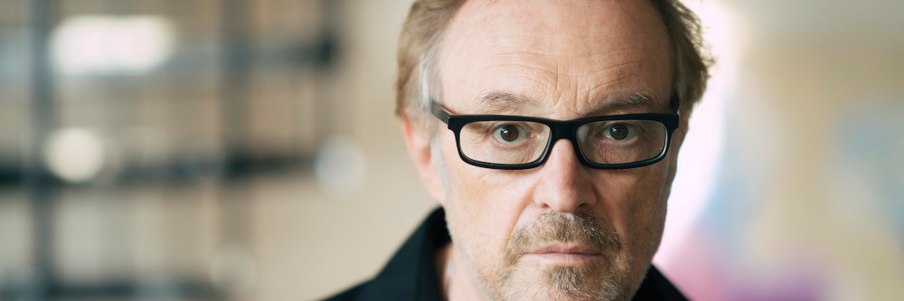 Der österreichische Kabarettist Josef Hader tritt im Burghof Lörrach auf.