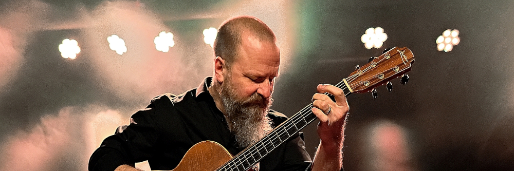 Kiss of the Liquid Moon - Solo & Instrumental