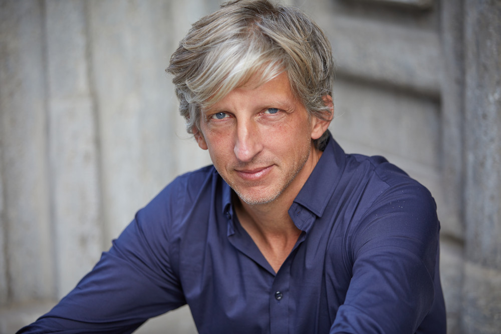 Klavierkabarett: William Wahl mit "Nachts sind alle Tasten grau"