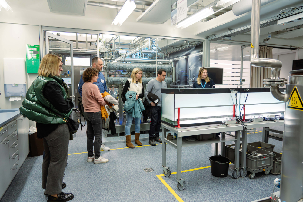 Eltern entdecken die Ausbildungswelt ihrer Kinder bei Endress+Hauser