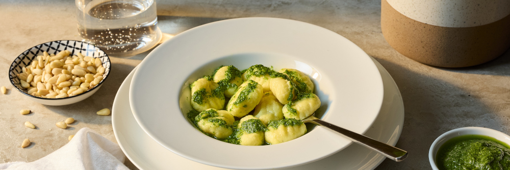 Gnocchi mit Kräuterpesto: italienischer Frühlingsgenuss mit Kartoffeln