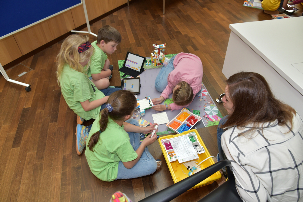 Erster Grundschul-Robotikwettbewerb im Landkreis Waldshut begeistert Schülerinnen und Schüler