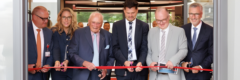 Prof. Dr. h. c. mult. Reinhold Würth weiht neues Verwaltungsgebäude von FEGA & Schmitt ein