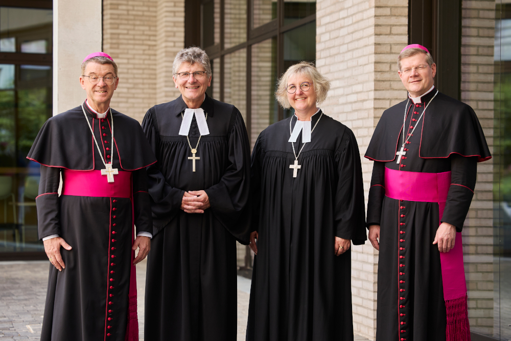Tag der Deutschen Einheit: Kirchen rufen zu Mut, Liebe und Besonnenheit auf
