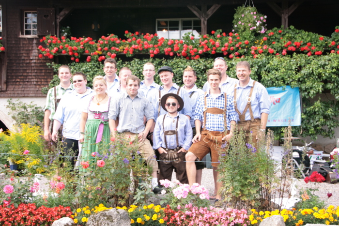 Hard Polka Wage sorgt vor dem „Hüsli“ für Stimmung