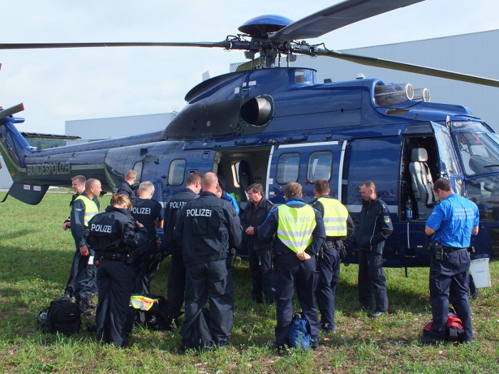 Gemeinsame Hubschrauber-Sprungfahndung