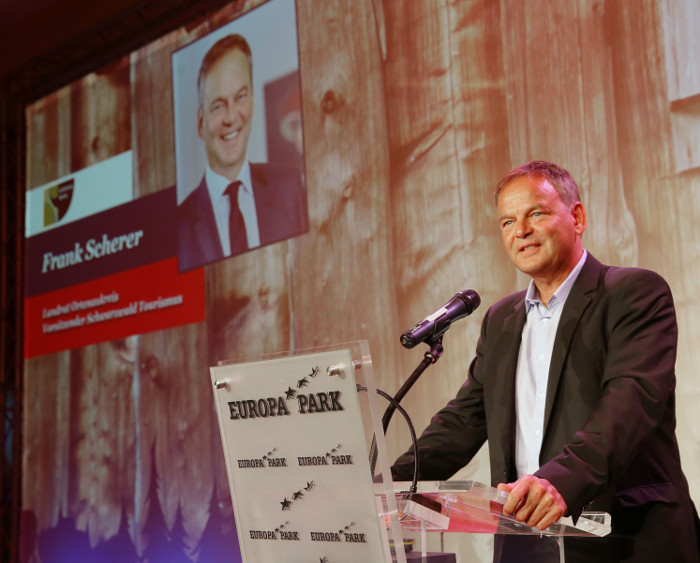 „Ein jeder möge es probieren – SCHWARZWALDRADIO beim Rasieren“