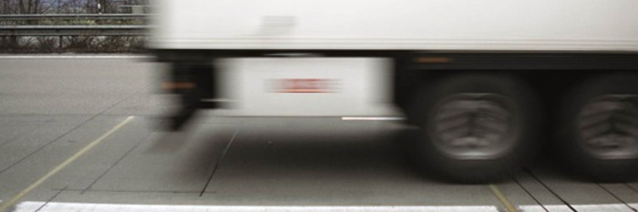 Überladene Lkw machen unsere Straßen kaputt