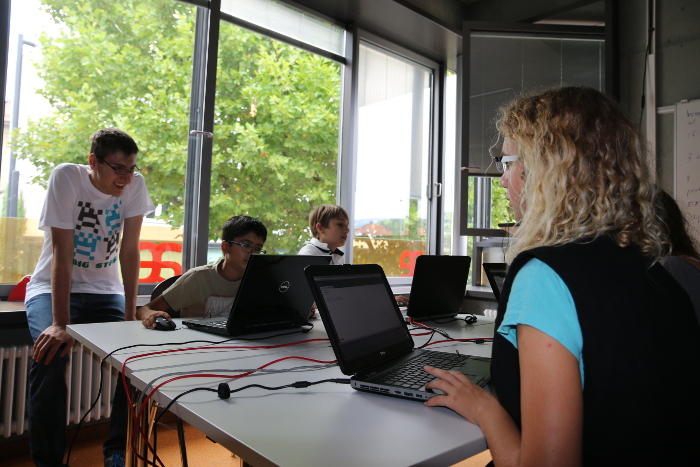 Experimentieren und Programmieren für Schülerinnen und Schüler
