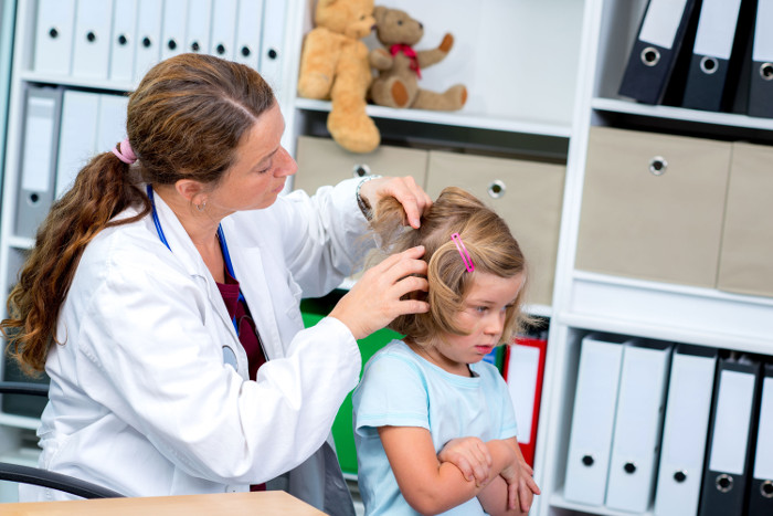 Herbst und Winter: Hochsaison für Kopfläuse