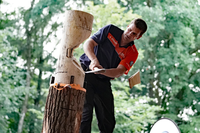 Andreas Striewe qualifiziert sich für die Deutsche Meisterschaft im Sportholzfällen