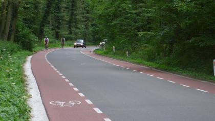 224 13 Foto Schutzstreifen außerorts - Bildrechte Jörg Thiemann-Linden
