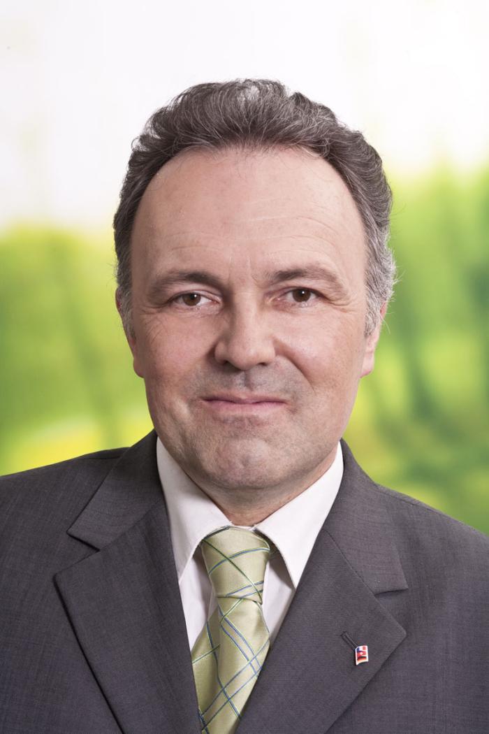 Portrait JoshaFreyMdL