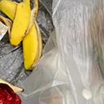 Bananenschale im gelben Sack