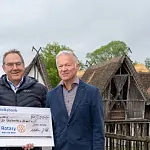  Scheckübergabe im neuen ENTDECKER PARCOURS