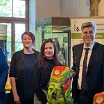 Personengruppe im Museum