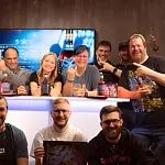 ROCK FM Moderator Moritz Lange und Musikchef Lukas Spannbauer mit Hörern