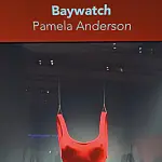 Pamela Andersons roter Baywatch Badeanzug
