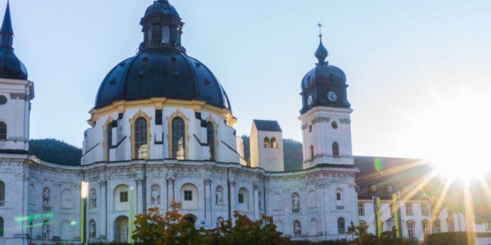 Digital neu, im Geist bewahrt: Kloster Ettal mit neuer Website