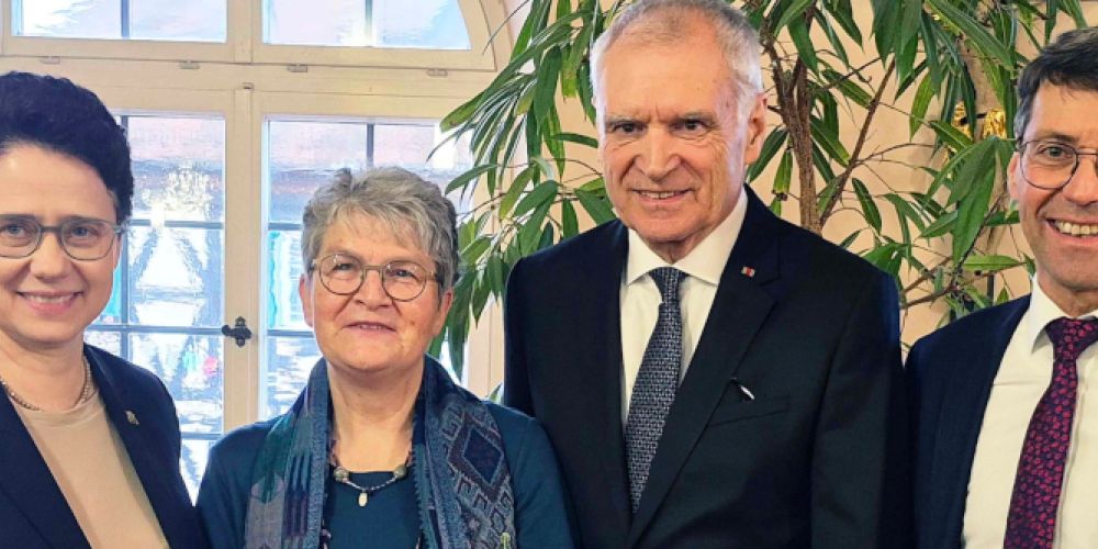 Bundesverdienstkreuz für außergewöhnliches Engagement von Sabine Gwarys