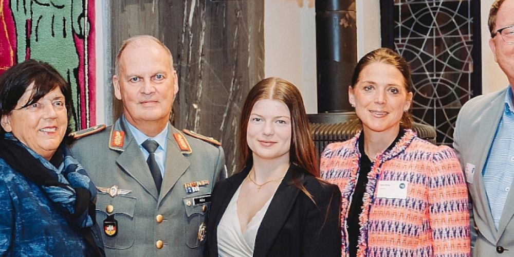 Gnadentaler Unternehmertisch mit Brigadegeneral Hans-Dieter Müller