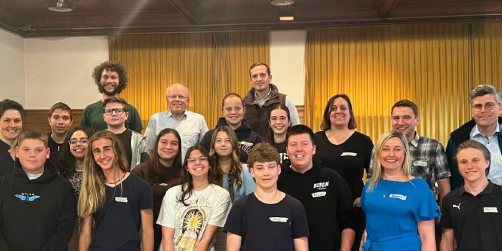 Jugendliche coachen Führungskräfte aus Politik und Verwaltung