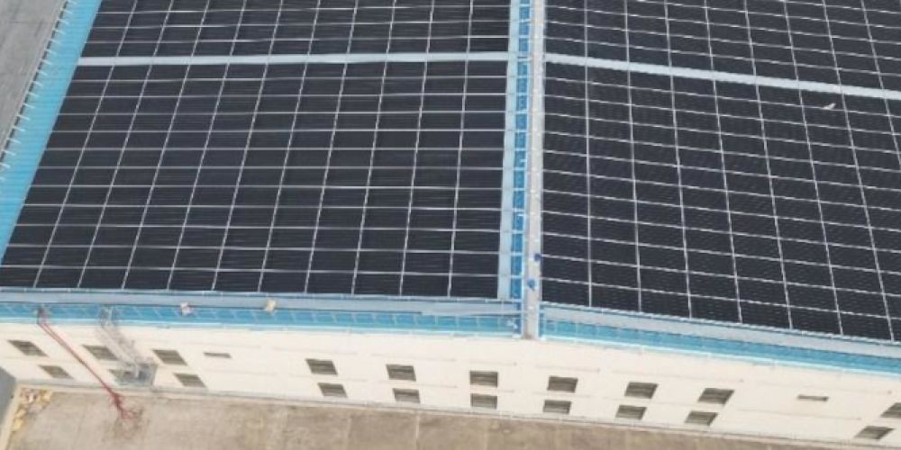 AIKO setzt neuen Maßstab mit 24,8 Prozent Effizienz bei kommerziellen Modulen