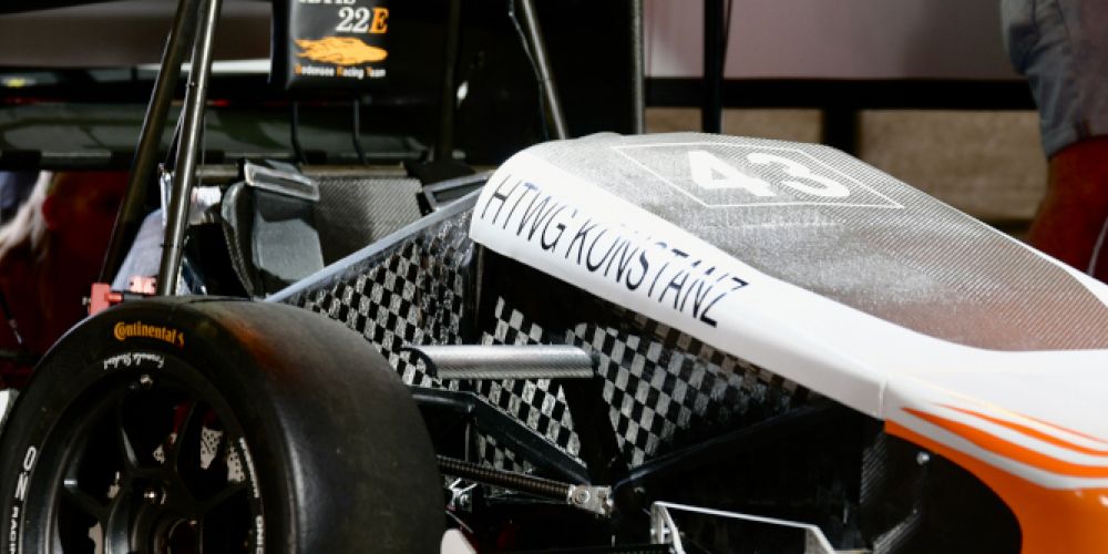 Fit für internationale Rennstrecken: Studierende der HTWG optimieren ihren „Iltis“