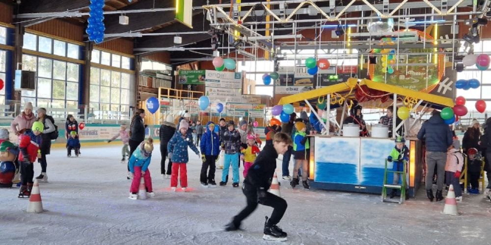 Endlich wieder: Familien-Wochenende in der Eissporthalle Herrischried