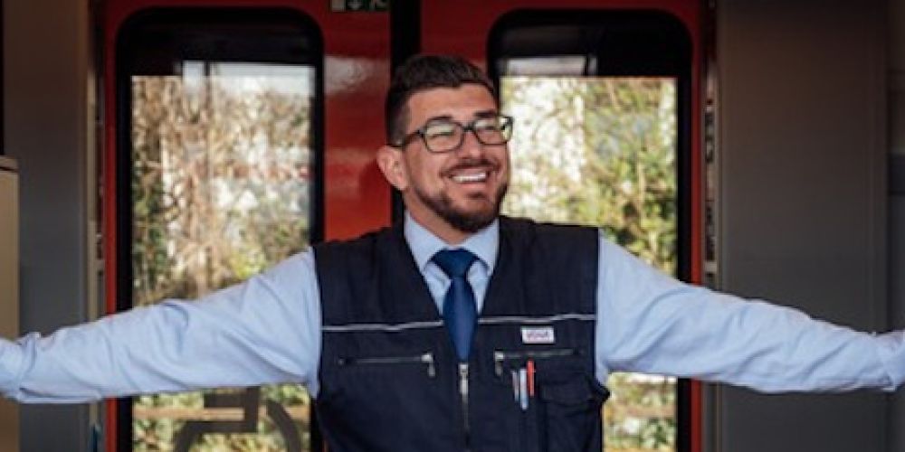 National Express Triebfahrzeugführer erhält Eisenbahner mit Herz-Sonderpreis