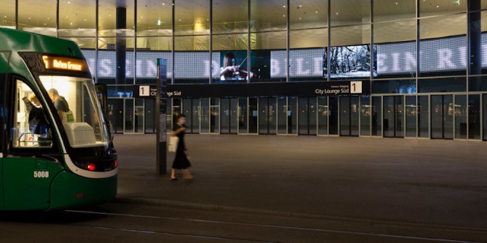eCosmic Strings by Tomas Eller an der City Lounge der Neuen Msse, Messeplatz