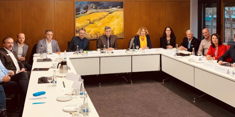 Schulterschluss für eine bessere Versorgung mit Kinderärzten