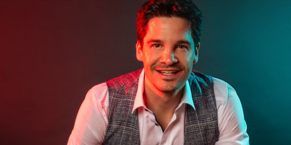 Alain Frei tritt im Burghof Lörrach auf