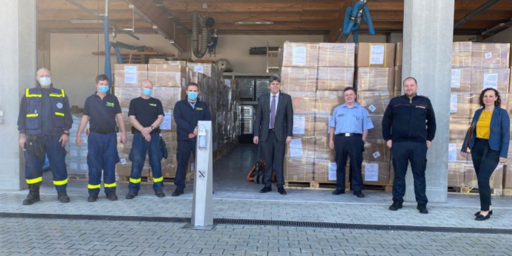 Erfolgreich Schutzausrüstung besorgt und verteilt