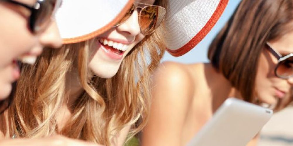 Neue Studie: Smartphone und Co auch im Urlaub unverzichtbar