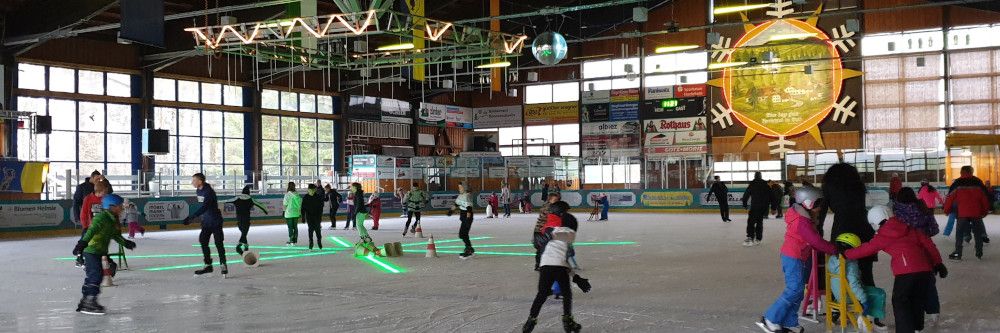 Eröffnung der Eishallen Saison 2023/2024 für den Publikumslauf
