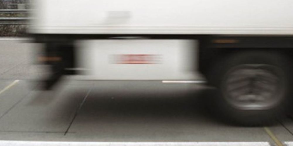 Überladene Lkw machen unsere Straßen kaputt