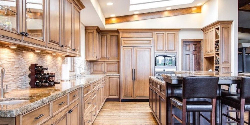 Holz besitzt viele klimafreundliche Eigenschaften und ermöglicht einen nachhaltigen Hausbau.