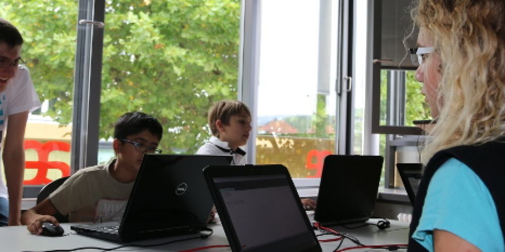 Experimentieren und Programmieren für Schülerinnen und Schüler