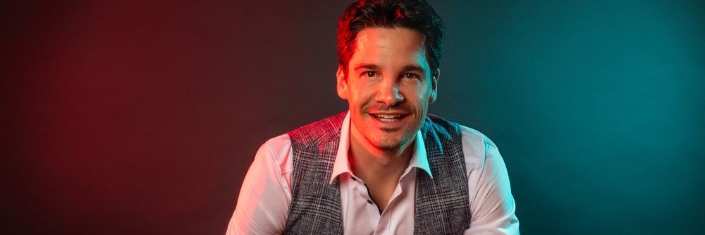 Alain Frei tritt im Burghof Lörrach auf