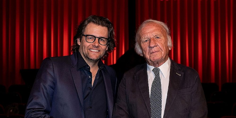 Miles & More bietet exklusive Partnerschaft mit der Galerie Geuer & Geuer