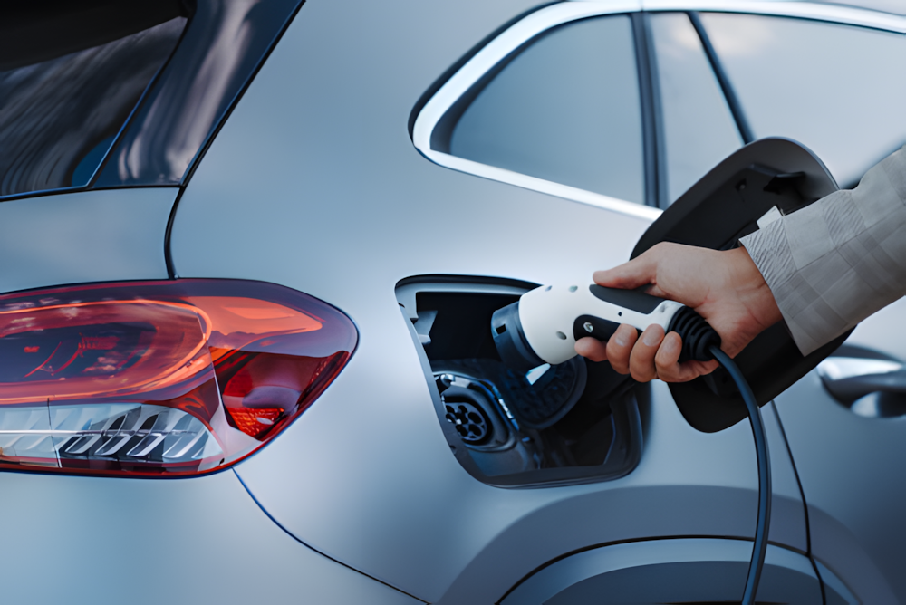 Sicher arbeiten an E-Fahrzeugen