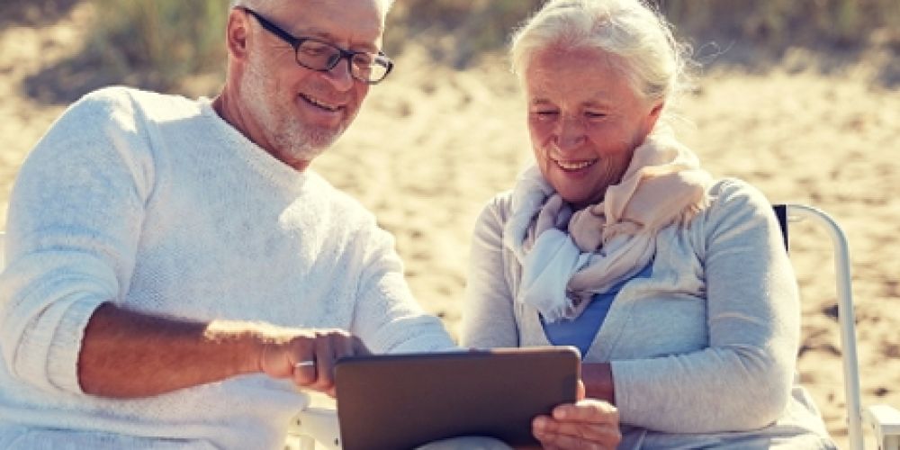 „Silver Surfer“ sind im Urlaub mit Tablet und Co aktiv