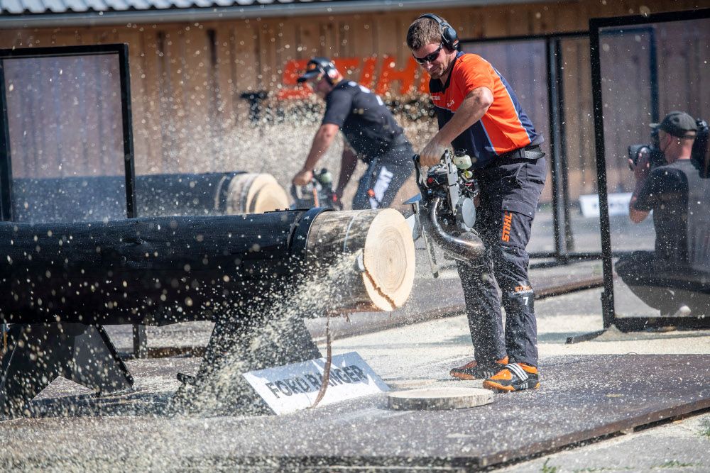 Sportholzfäller Danny Martin überragt beim Ford Ranger Cup