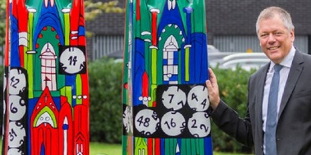 Kölner Dom erstrahlt im Lotto-Design -